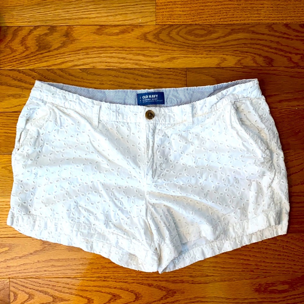 Old Navy White eye-lit “every day shorts”